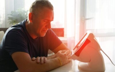 Healthy Aging for Dads: How Red Light Therapy Keeps You Feeling Young